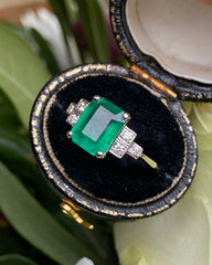 Art Deco Emerald and Diamond Platinum Ring 0.15ct + 2.25ct