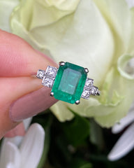 Art Deco Emerald and Diamond Platinum Ring 0.15ct + 2.25ct