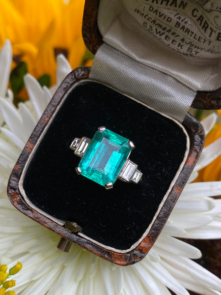 Art Deco Emerald and Diamond Platinum Ring 0.25ct + 4.0ct