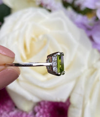 Art Deco Peridot and Diamond Platinum Ring 0.12ct + 2.10ct