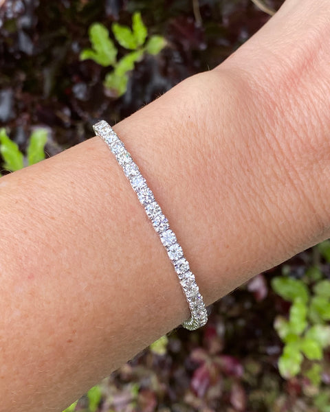 18ct White Gold 7.0ct Brilliant Cut Diamond Line Tennis Bracelet