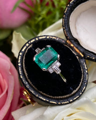 Art Deco Emerald and Diamond Platinum Ring 0.20ct + 1.40ct