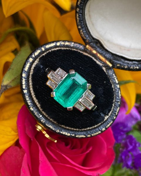 Art Deco Emerald and Diamond Platinum Ring 0.25ct + 2.28ct