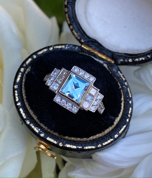 Art Deco Aquamarine and Diamond Ring Platinum 0.30ct + 0.70ct